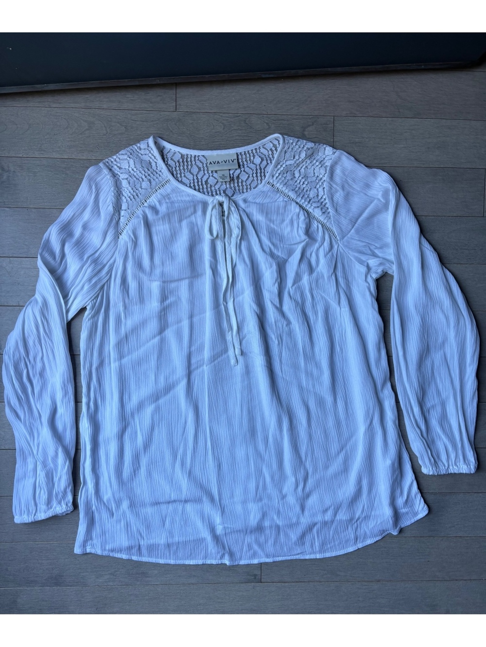 Women’s AVA & VIV White Long Sleeve Blouse Lace Neckline Office Blouse Size 1X